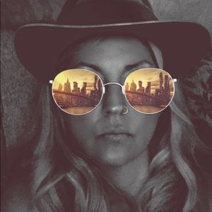 Meet your Posher, Melisa